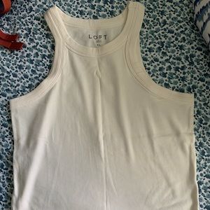 Two Loft layering tanks off-white XL and gray L